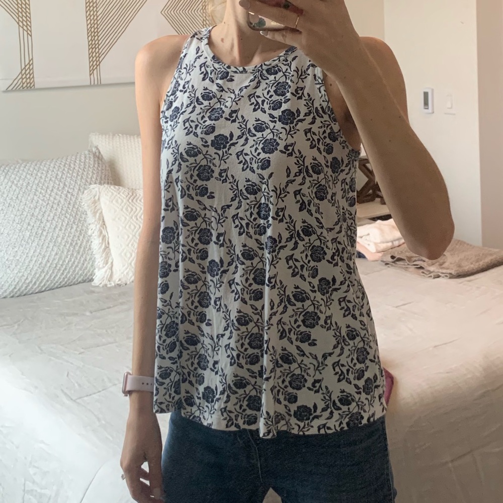 Abound floral tank top size M
